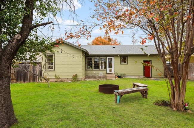 Building Photo - 503 Provines Dr