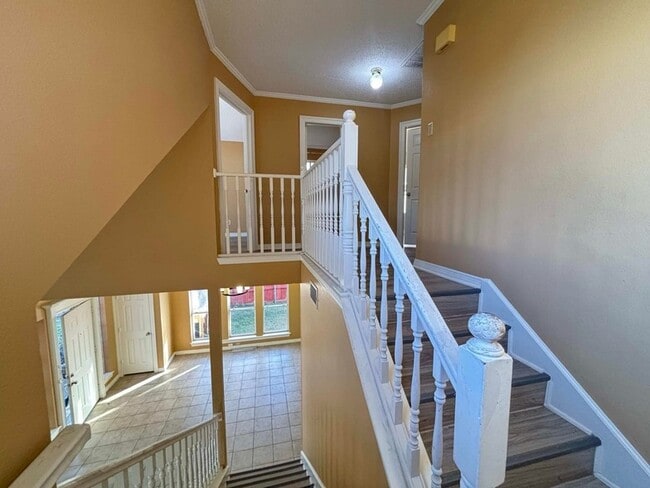 Building Photo - 2108 Arbor Creek Dr