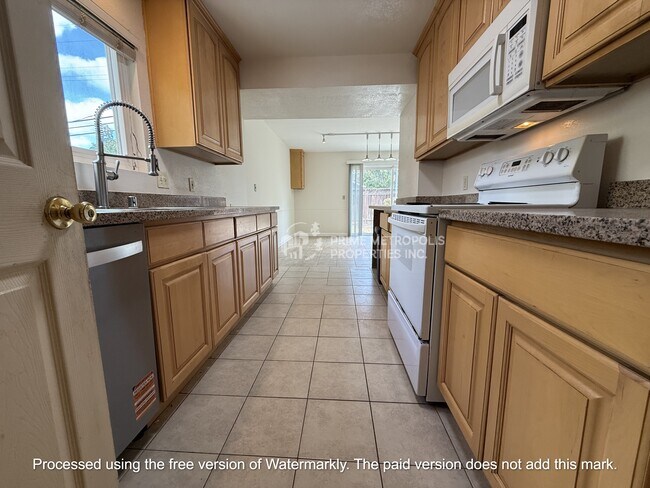 Building Photo - 2346 Montezuma Dr