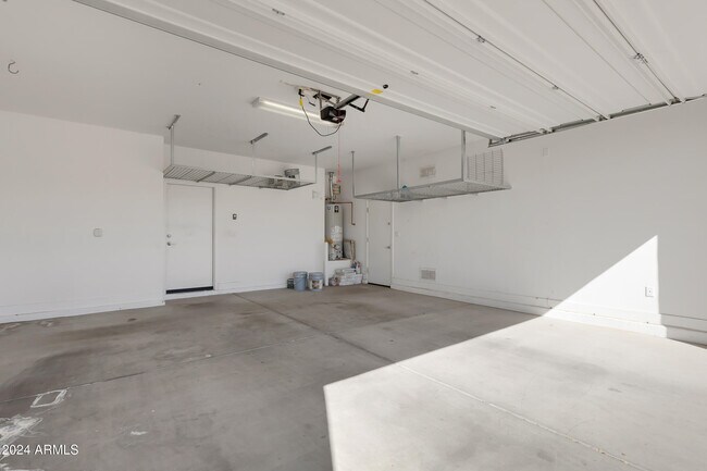 Building Photo - 14396 W Wethersfield Rd