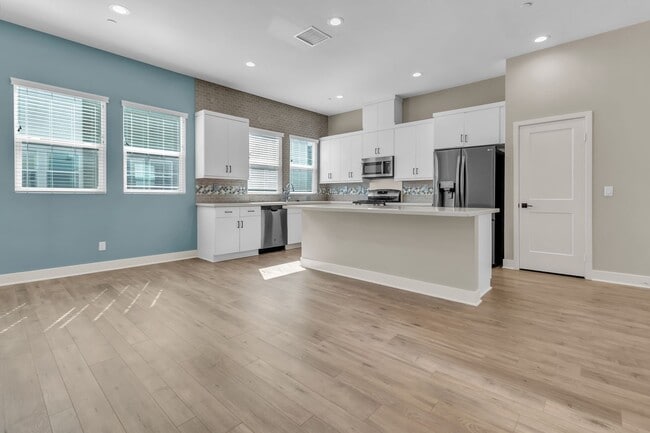 Building Photo - 945 E Mason Ln