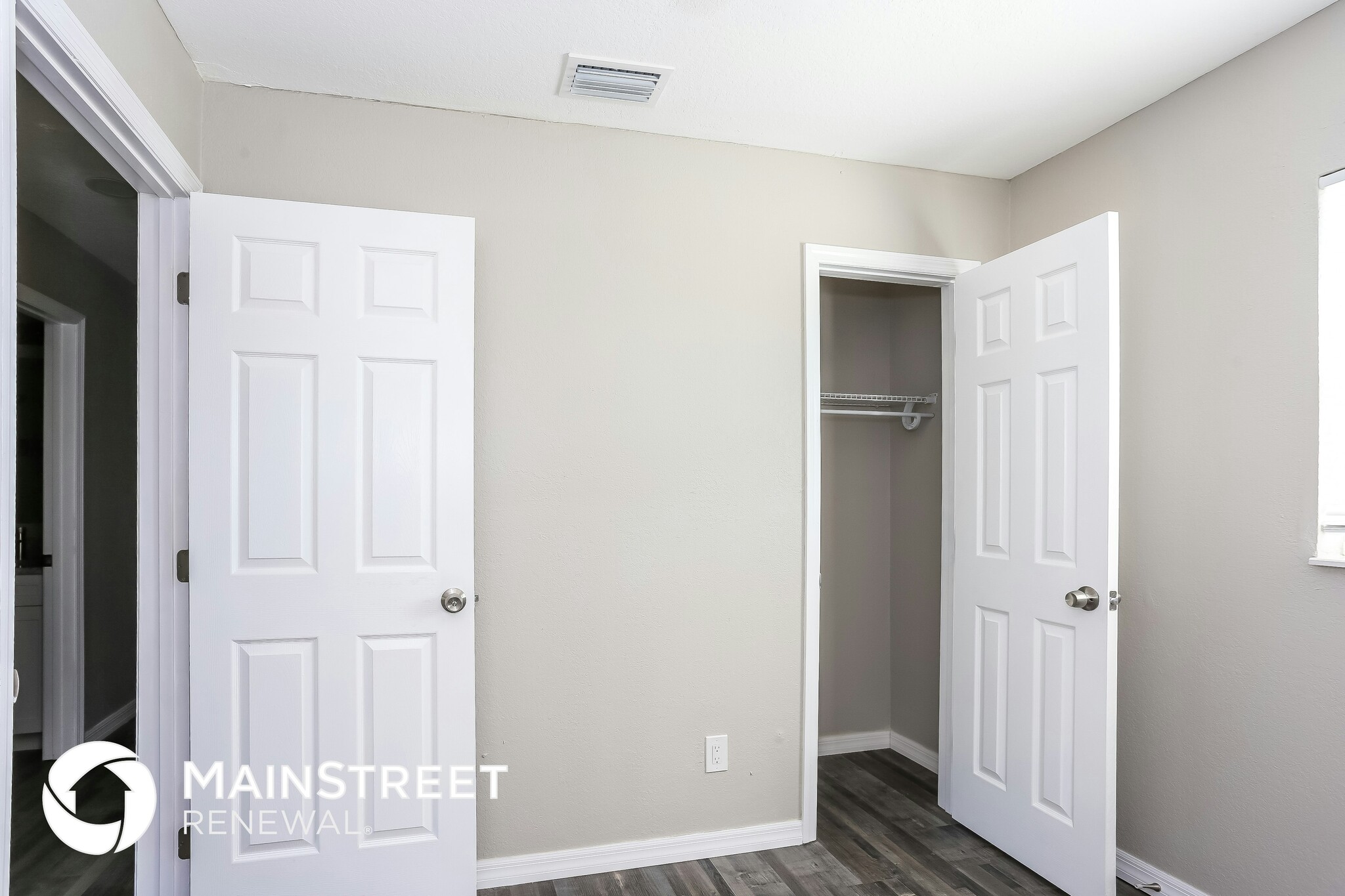 Building Photo - 2776 20th Ave SW