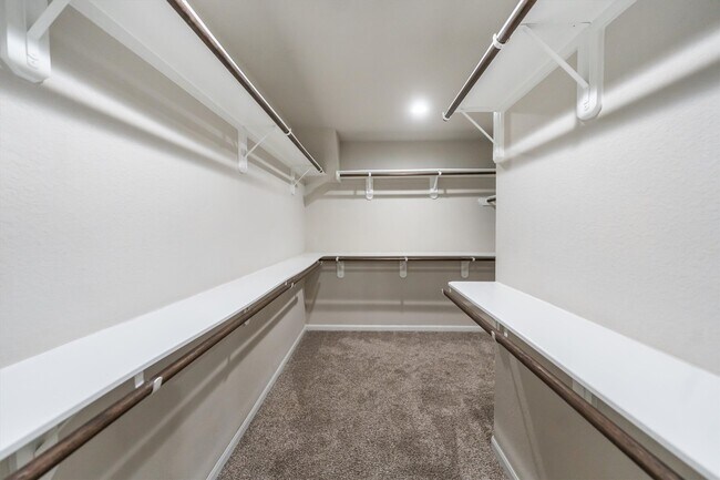 Building Photo - 3206 Sumac Dr