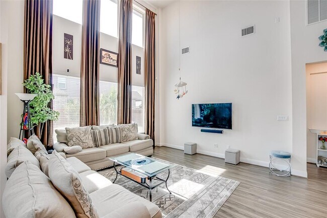 Building Photo - 508 Middle Brook Dr