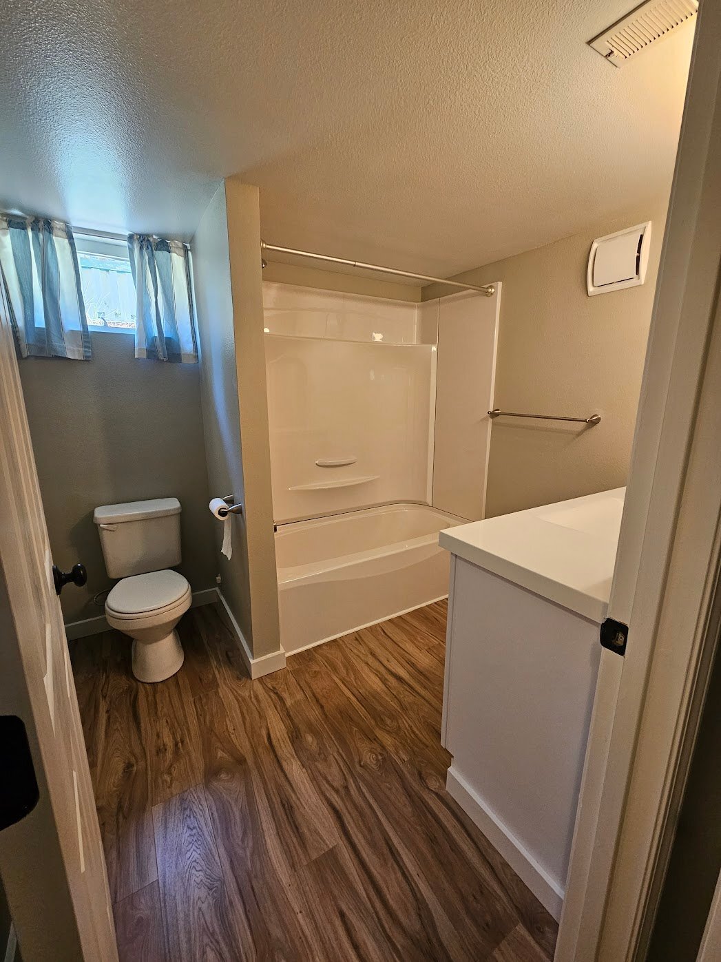 Building Photo - 509 S 11th Ave