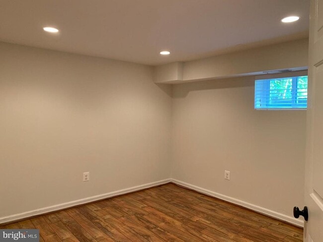 Building Photo - 1334 Mayflower Dr