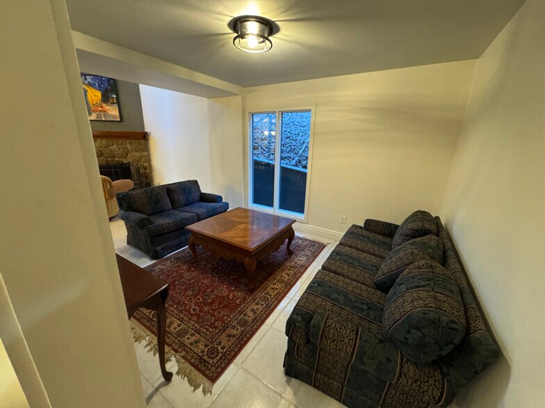 Building Photo - 247 Bruce Rd