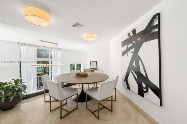 Building Photo - 400 Alton Rd