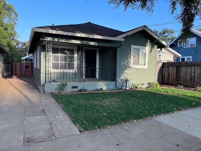 Building Photo - 3135 42nd St