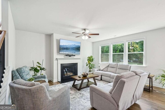 Building Photo - 2424 Pinnae Pl