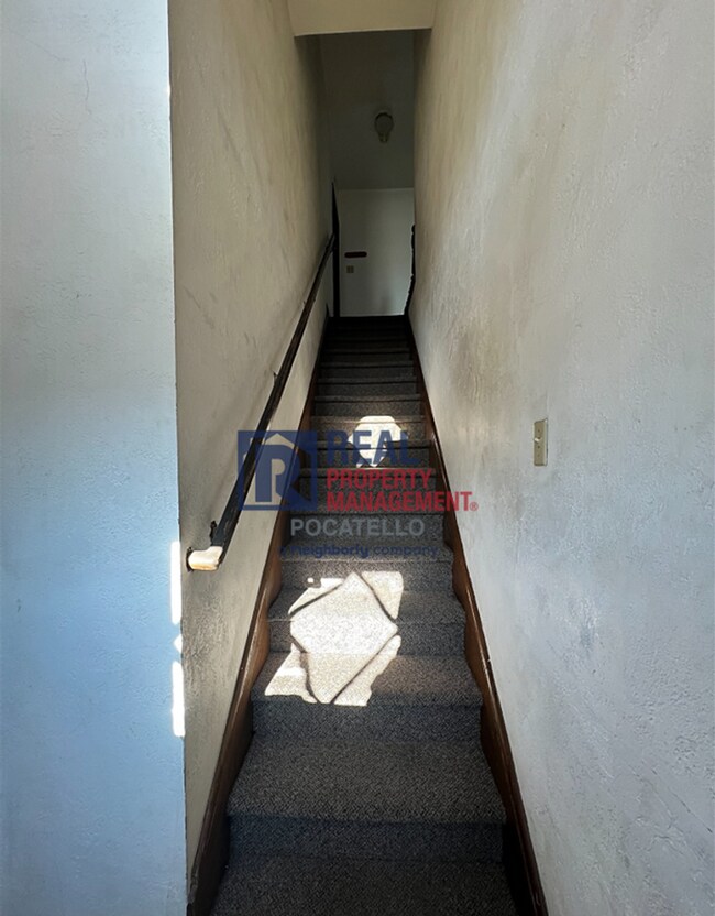 Building Photo - 708 N Arthur Ave