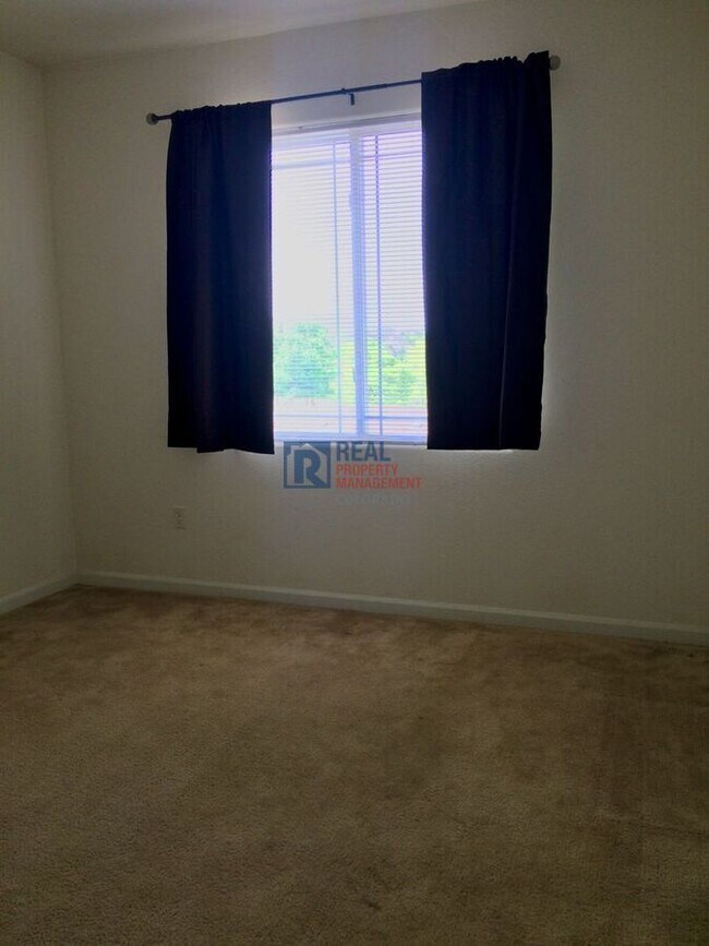 Building Photo - 8456 S Hoyt Way