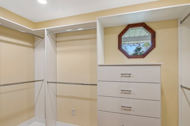 Building Photo - 11 Timothy Ln