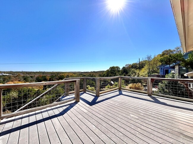 Building Photo - Greenbelt Gem Backing to Walnut Creek – Spacious 3BR Home in Prime North Austin Location