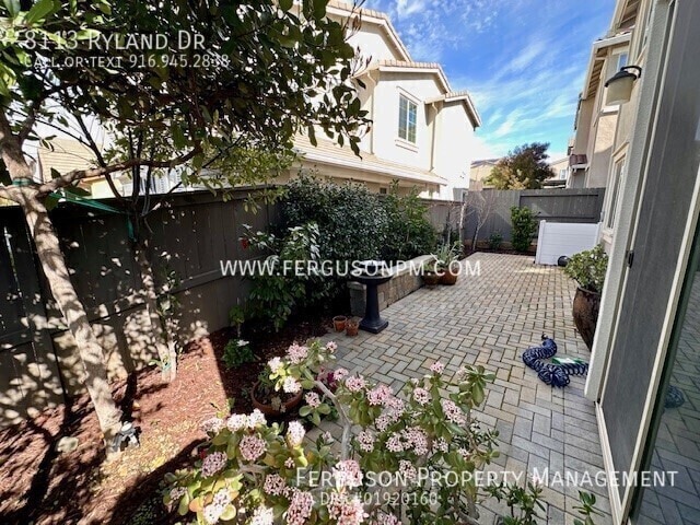 Building Photo - 8113 Ryland Dr