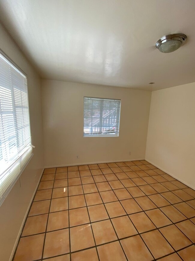 Building Photo - 6636 Del Playa Dr