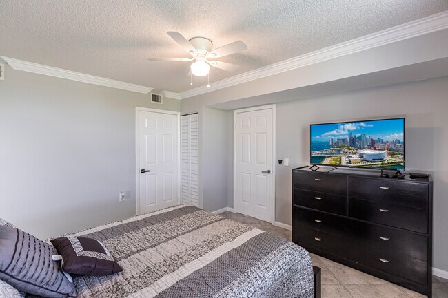Building Photo - 3540 Whitehall Dr