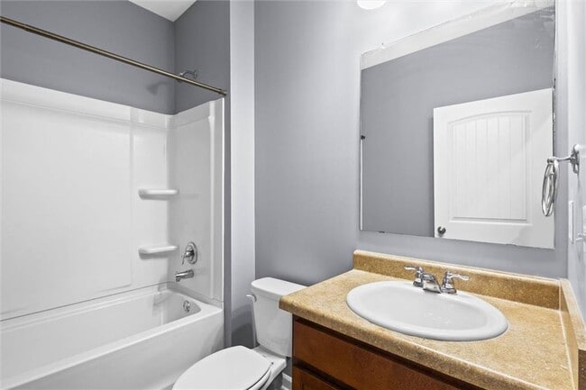 Building Photo - 407 Aviary Ln