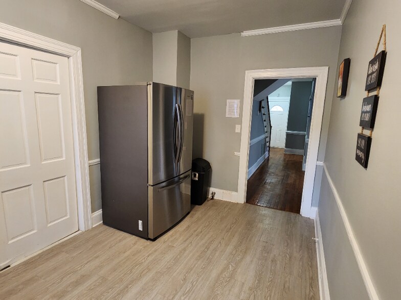 Building Photo - 558 Avent St