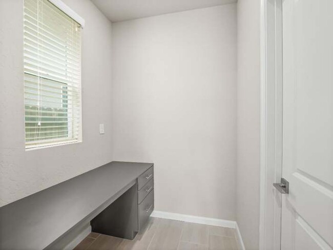 Building Photo - Summer Special $200 OFF!!! 1st Month!!!
