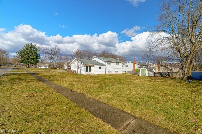 Building Photo - 8671 Ashwood Dr