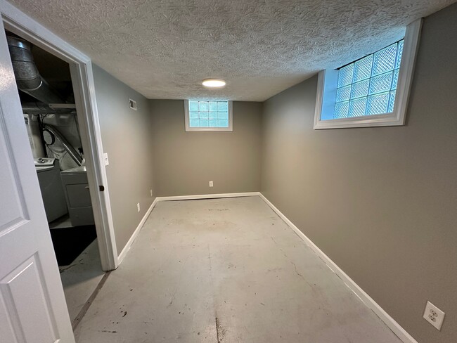 Building Photo - 178 Crescent Ave