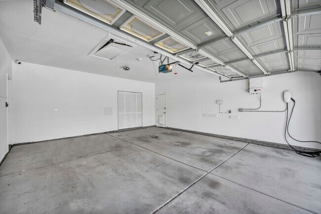 Building Photo - 6015 Stillmeadow Dr