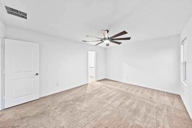 Building Photo - 2 WEEKS FREE RENT with any Lease Signed by June 2026!!!
