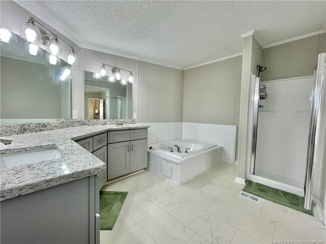 Building Photo - 140 Gibbs Rd