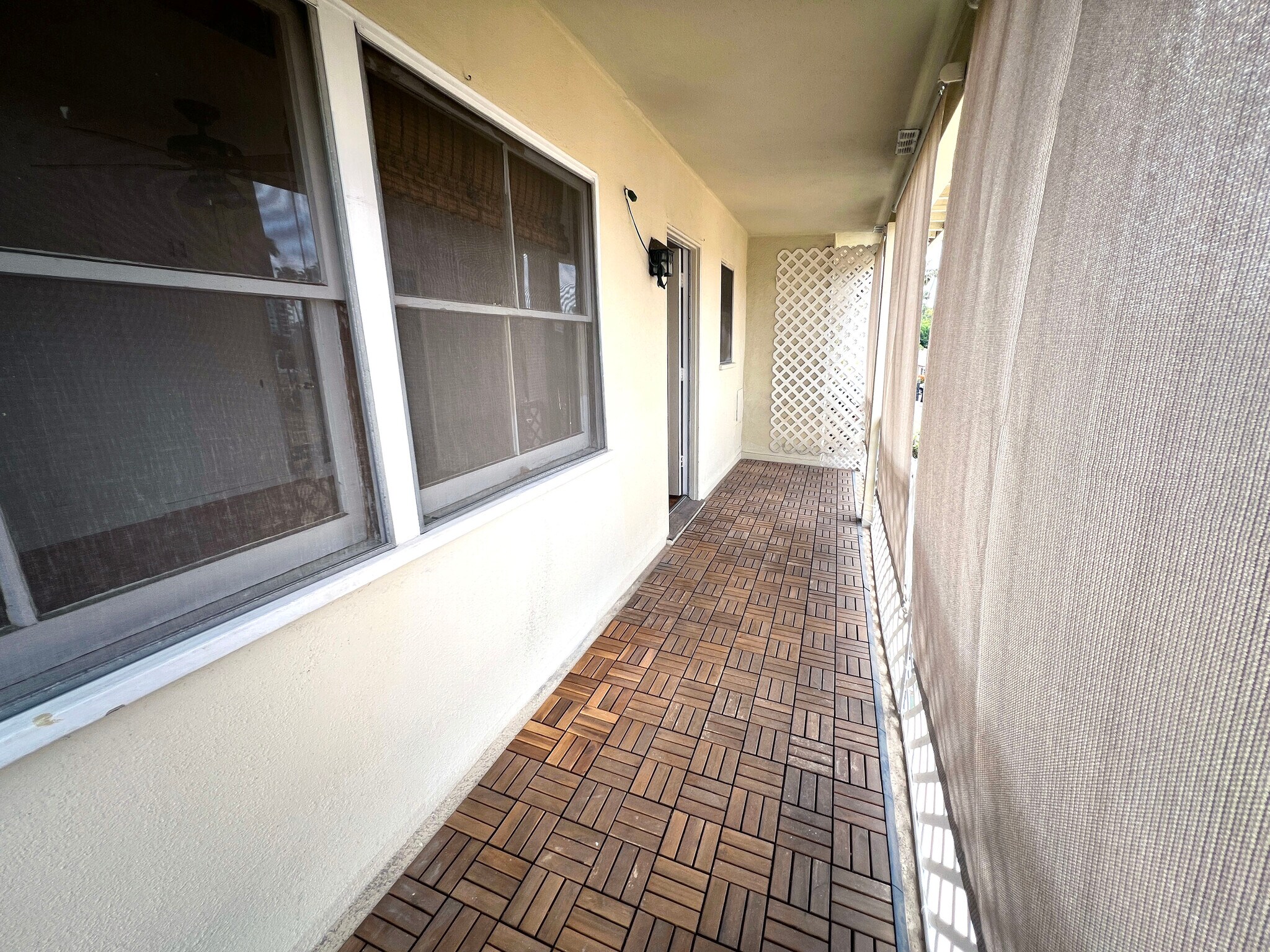 Back balcony, off bedroom. - 1327 N Central Ave