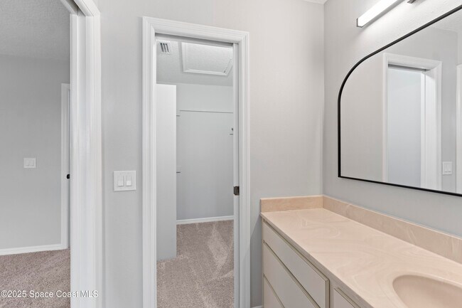 Building Photo - 1251 Beachside Ln