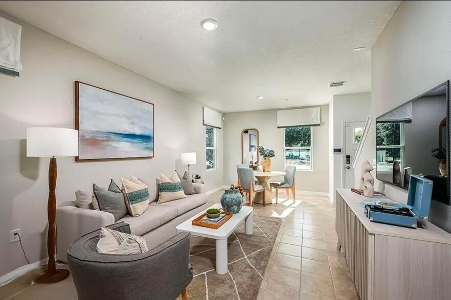 Building Photo - 7268 Sabal Ter