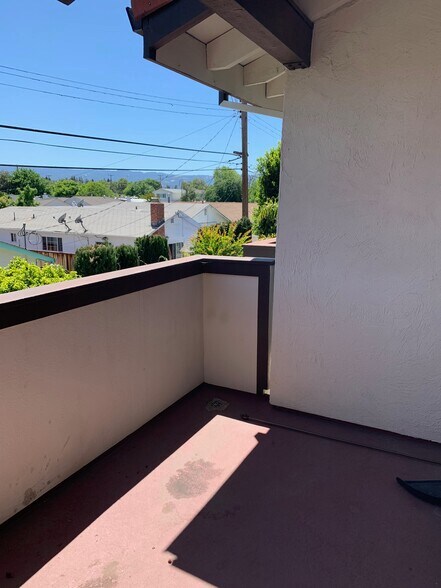 Balcony - 1400 Bowe Ave