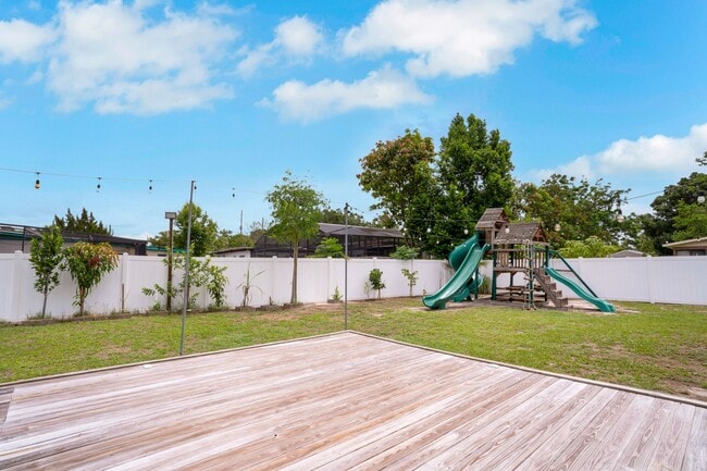 Building Photo - 1167 Lake Blanche Dr