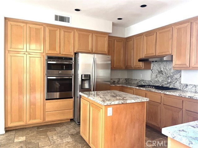 Building Photo - 29 Calvados