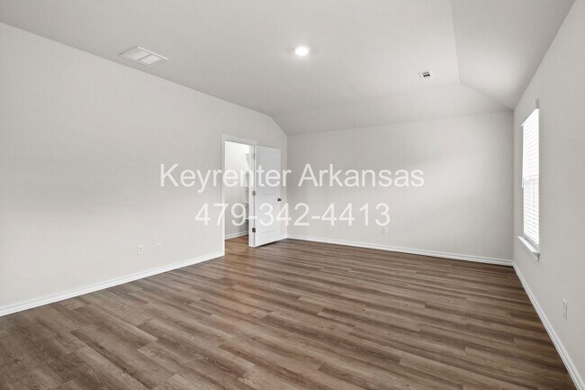 Building Photo - Gorgeous Home in Gentry!