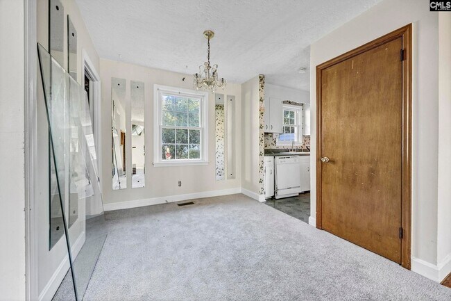 Building Photo - 1709 Woodfield Dr