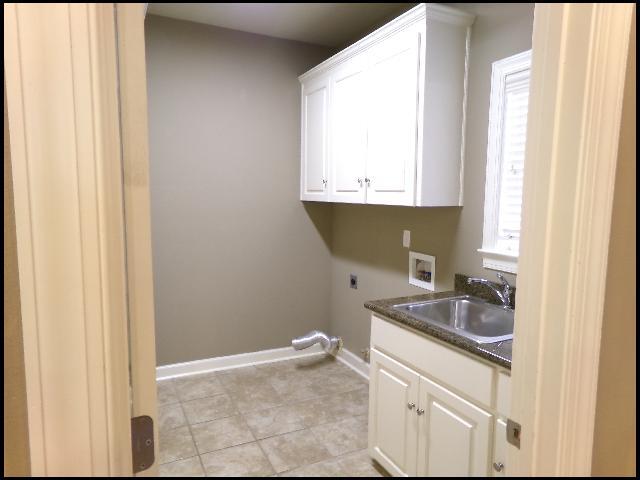 Building Photo - 7 Epernay Cir