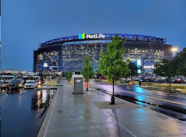 Building Photo - 1608 52nd St