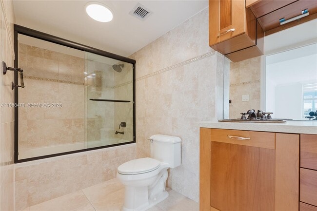 Building Photo - 16565 NE 26th Ave