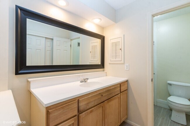 Building Photo - 4449 E 107th St