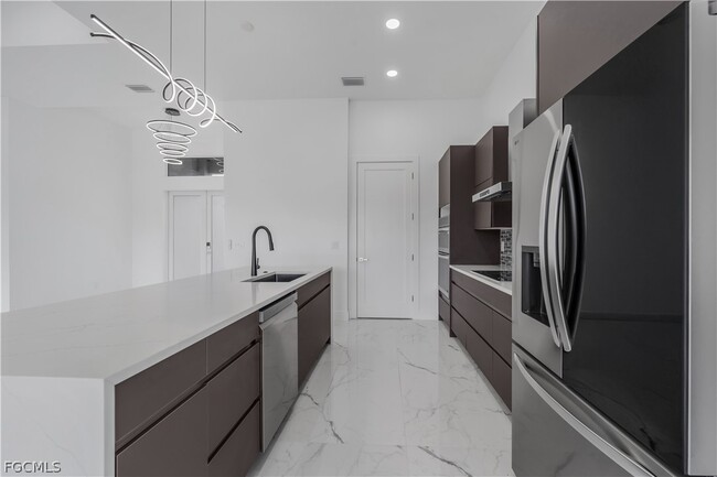 Building Photo - 2721 NW 41st Ave