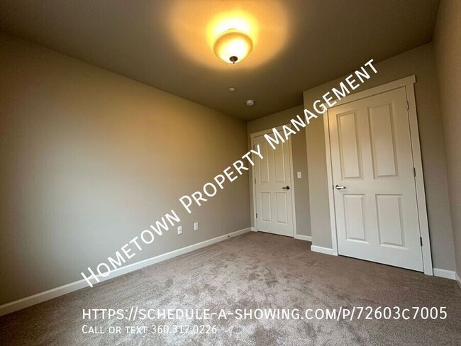 Building Photo - 3 Bedroom 2.5 Bath Condo on Briggs Drive -...