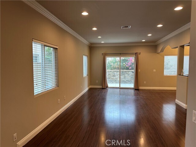 Building Photo - 705 Muscatel Ave