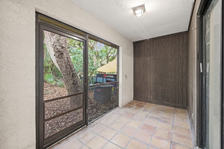 Building Photo - 506 Glenwood Dr