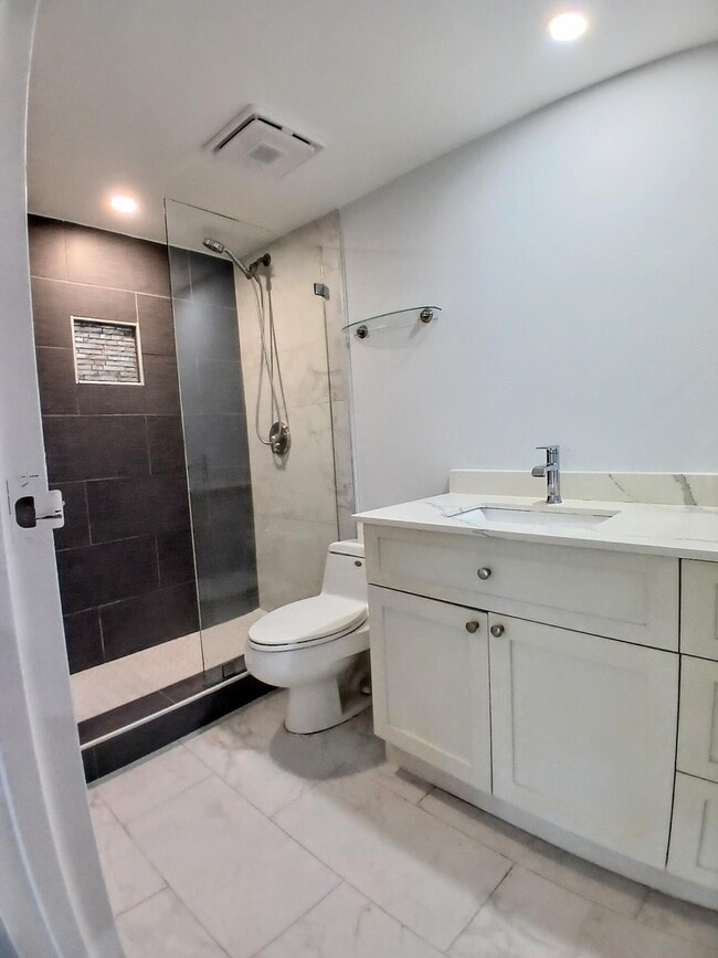 Building Photo - 1830 Embassy Dr