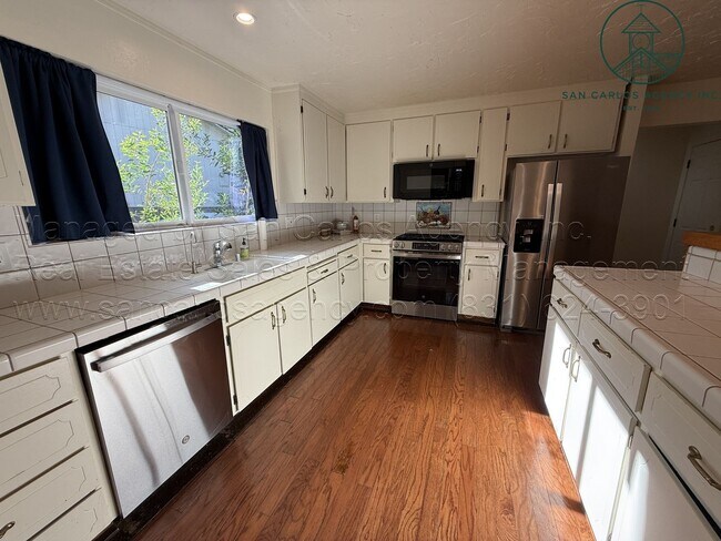 Building Photo - Spacious Three Bedroom Spanish Style Home in Upper Pebble Beach