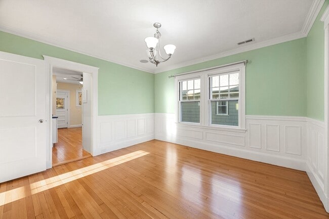 Building Photo - 1045 Adams St