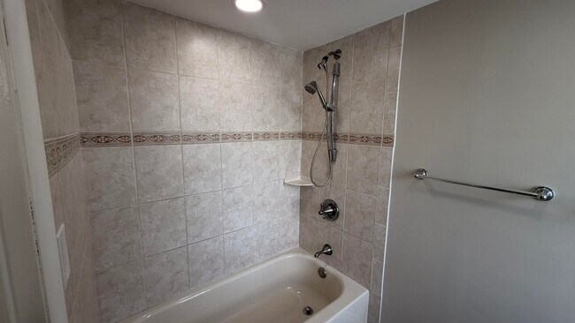 Building Photo - 3302 SE Aster Ln