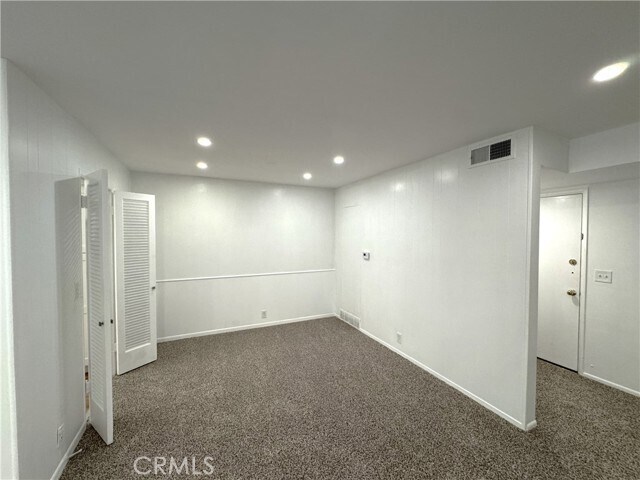 Building Photo - 289 S Barrington Ave